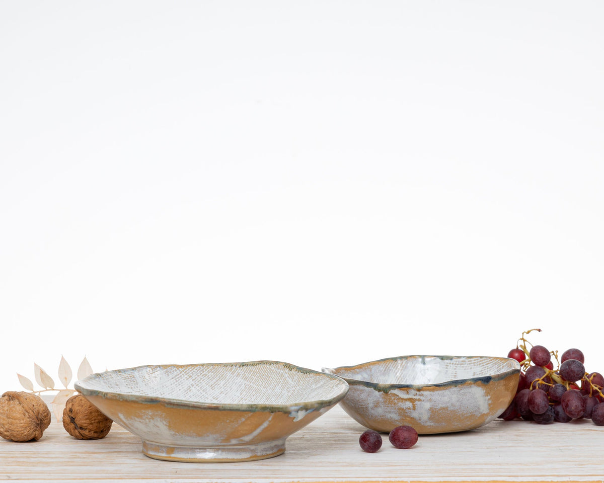 Ciotola Bianca in Gres Artigianale con Sfumature - AUTHENTICO CERAMICS