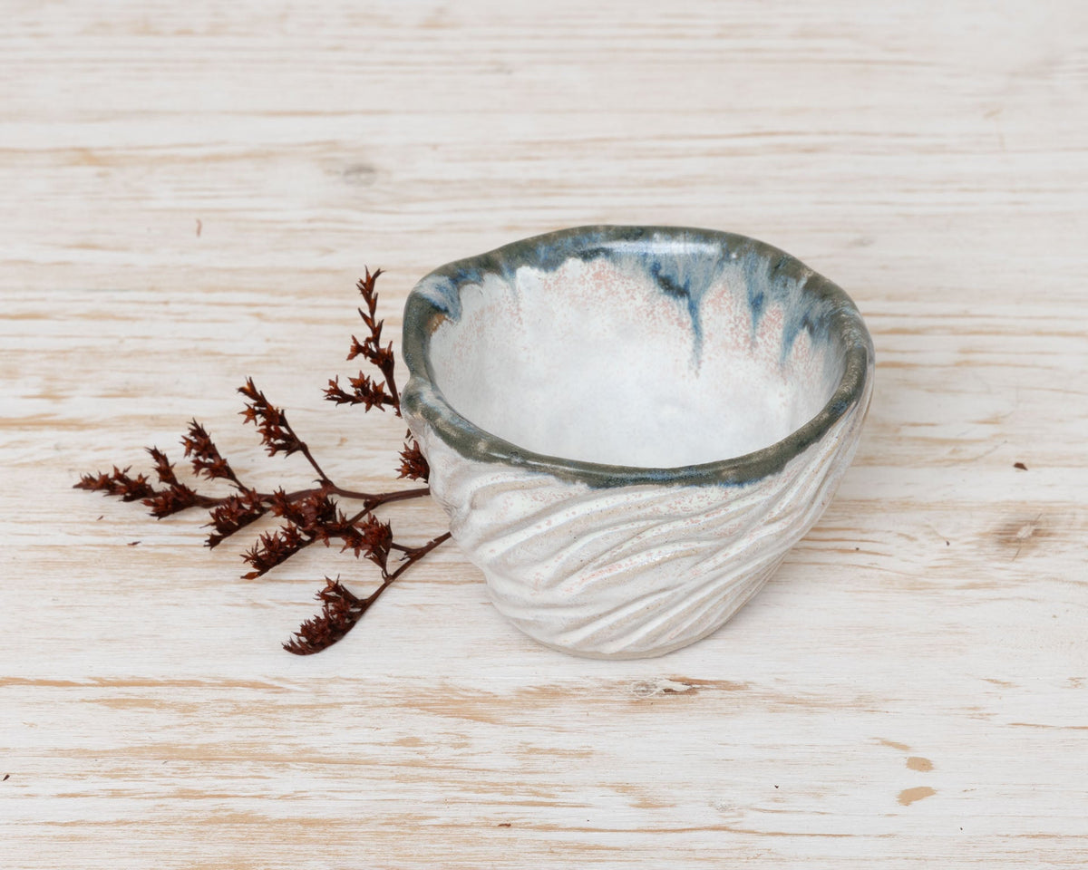 Ciotola Bianca Intarsiata in Gres Artigianale - AUTHENTICO CERAMICS