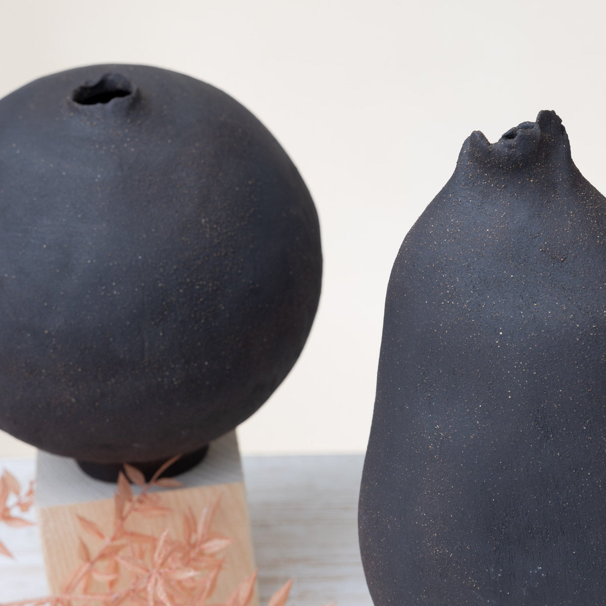 Vaso Alto Wabi Sabi – Marrone e Nero in Gres - AUTHENTICO CERAMICS