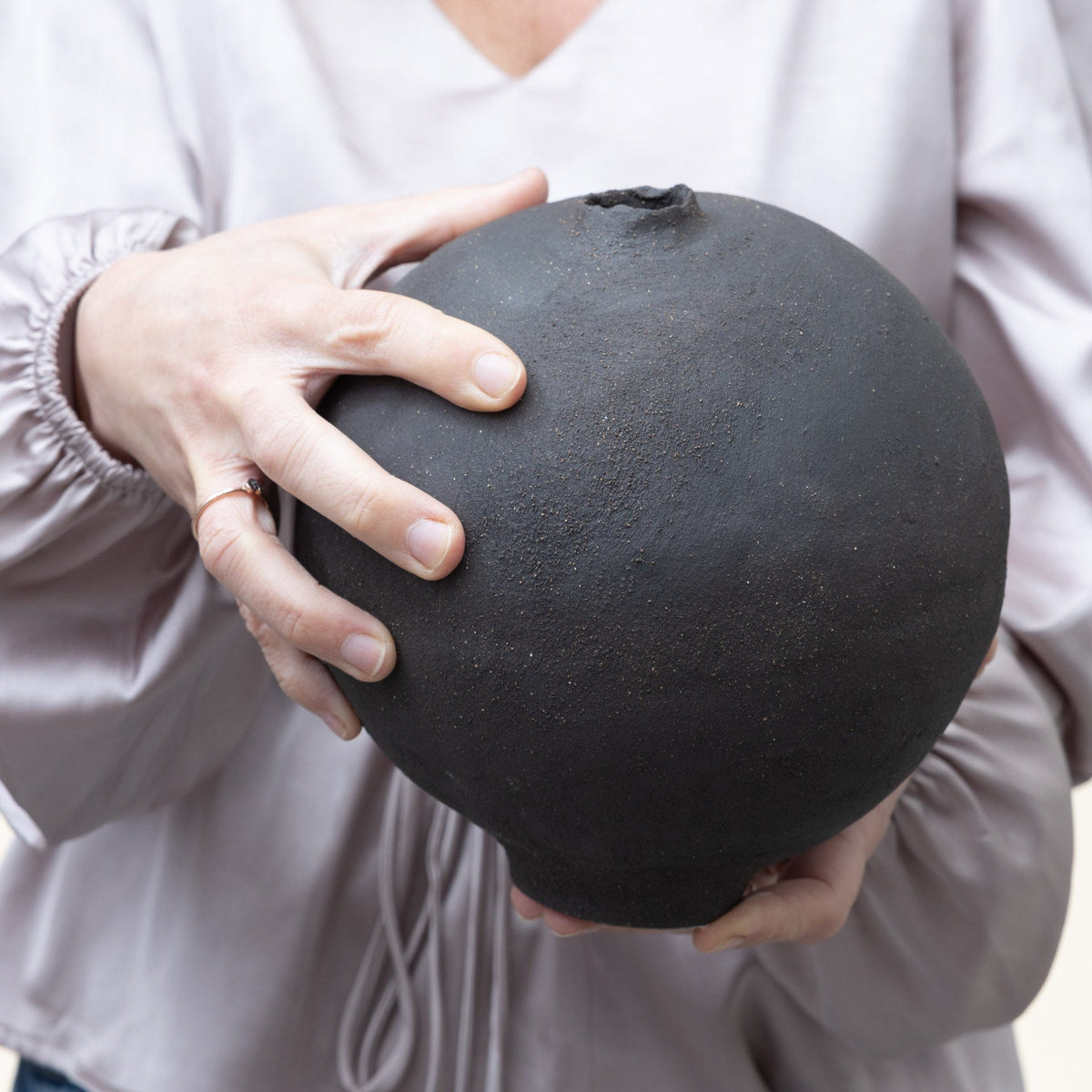Vaso Moonjar Wabi Sabi – Marrone e Nero Texturizzato - AUTHENTICO CERAMICS
